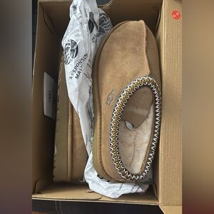 Women’s Ugg slippers